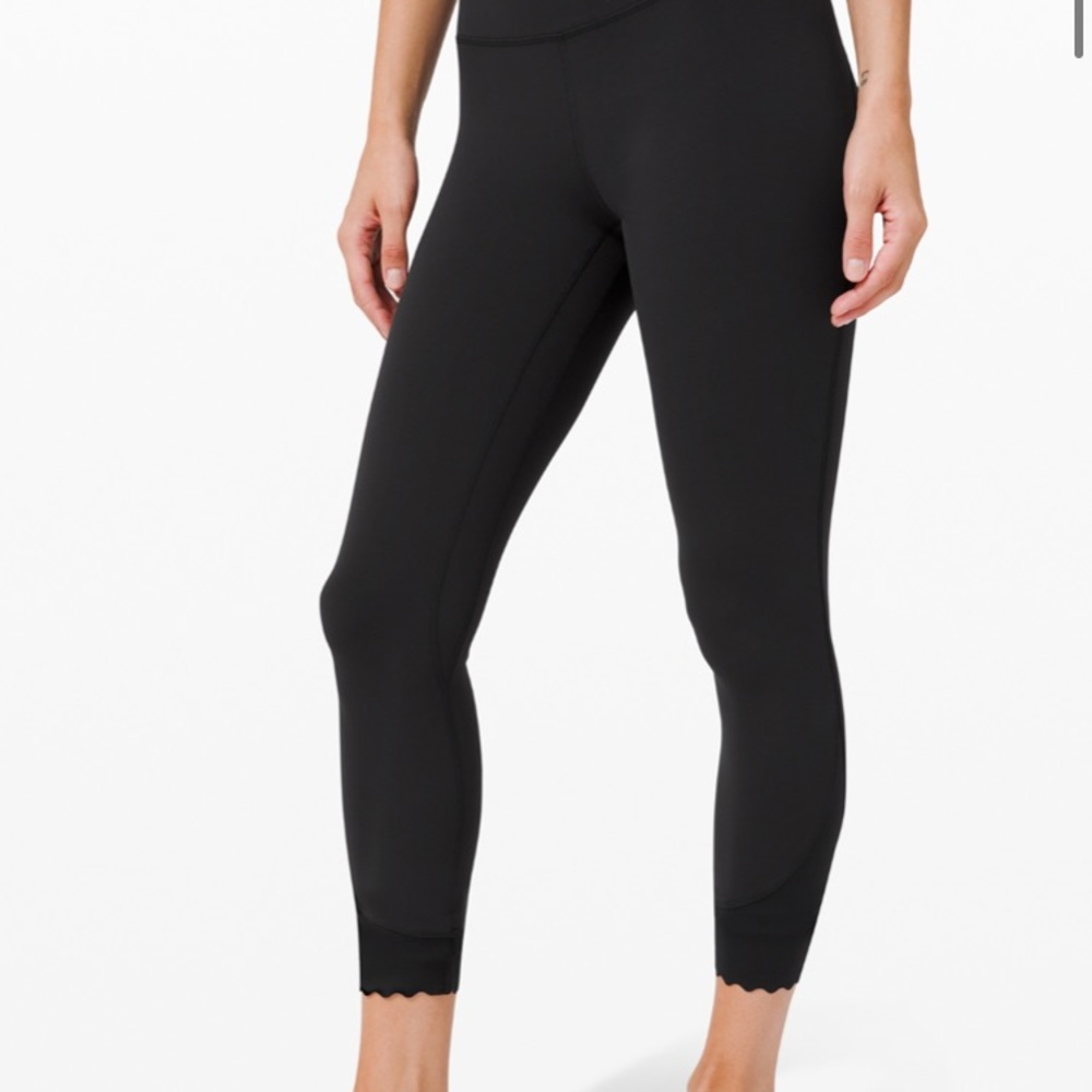 Lululemon HR Align Scallop black leggings